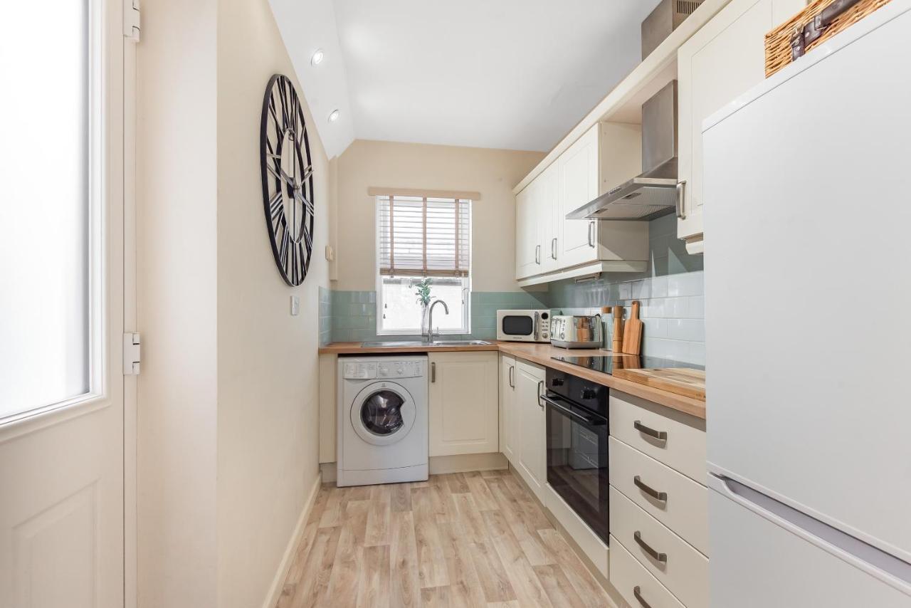 Chester City Centre Cottage, Sleeps 6 With Free Parking ภายนอก รูปภาพ