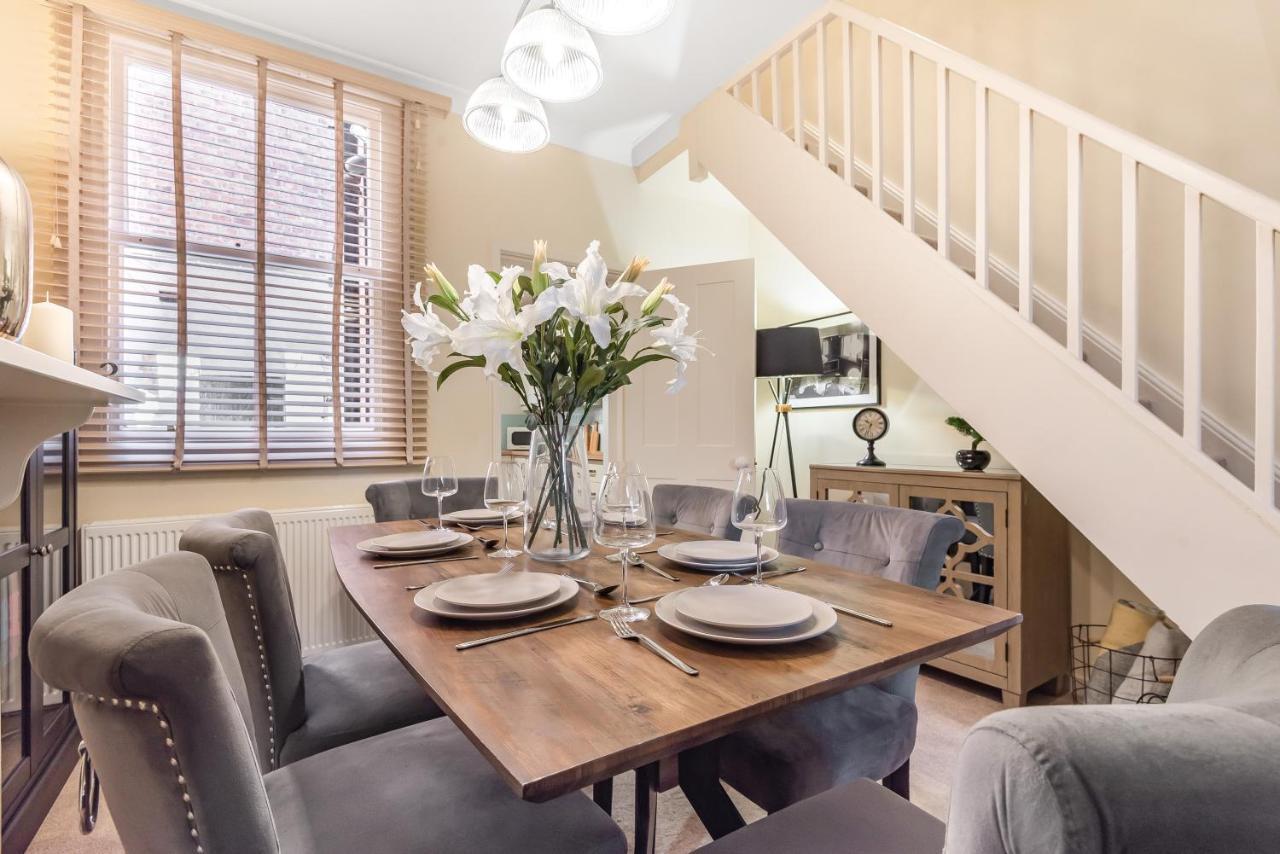 Chester City Centre Cottage, Sleeps 6 With Free Parking ภายนอก รูปภาพ